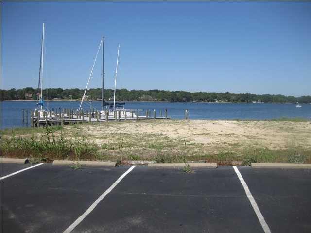 721 BAYSHORE DR W, NICEVILLE, FL 32578 (MLS # 536952)