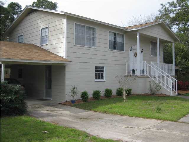 230 WATSON DR, FORT WALTON BEACH, FL 32548 (MLS # 591553)