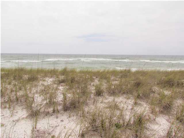 8071 GULF BLVD, NAVARRE, FL 32566 (MLS # 595611)