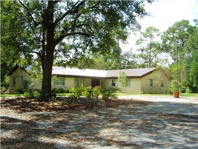 104 LAKE CT, DEFUNIAK SPRINGS, FL 32433 (MLS # 604062)