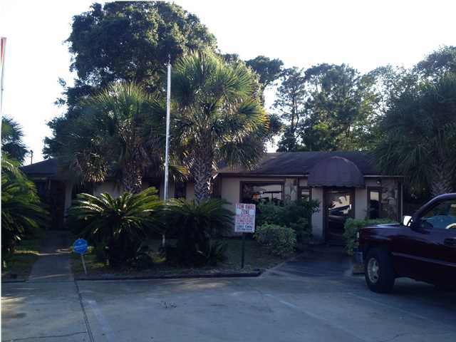 2 MAPLES ST, FORT WALTON BEACH, FL 32548 (MLS # 606538)