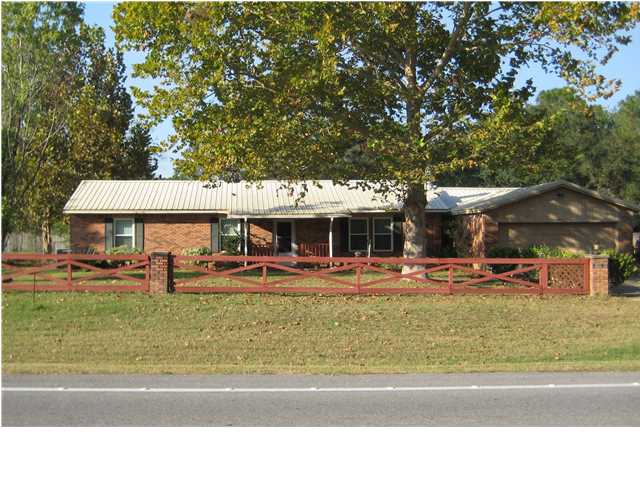 3271 AIRPORT RD, CRESTVIEW, FL 32539 (MLS # 606565)