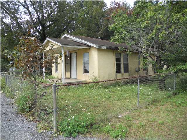 398 FIELD AVE, CRESTVIEW, FL 32539 (MLS # 606880)