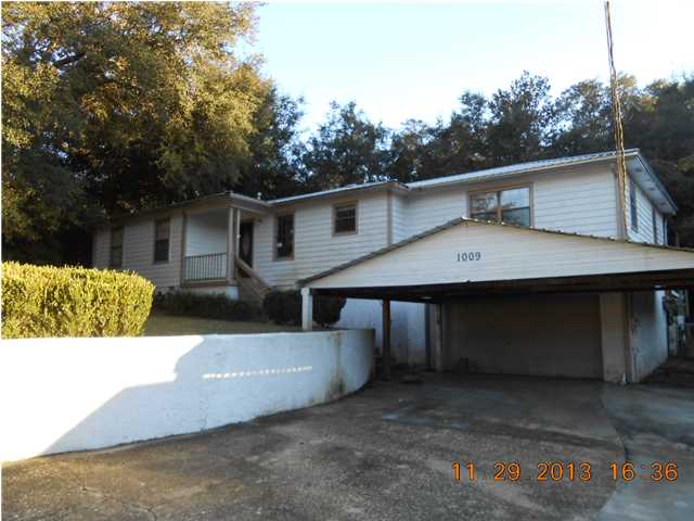 1009 26TH ST, NICEVILLE, FL 32578 (MLS # 609013)