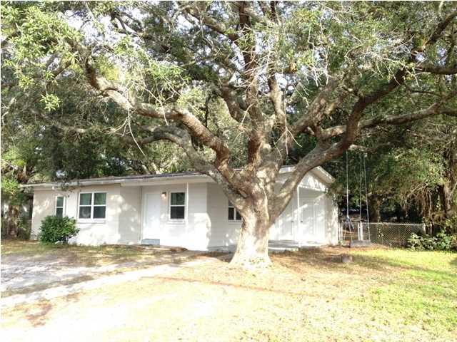 109 ROBINWOOD DR, FORT WALTON BEACH, FL 32548 (MLS # 609740)