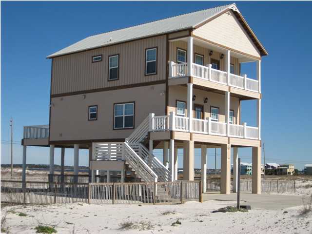 7530 GULF BLVD, NAVARRE, FL 32566 (MLS # 611332)