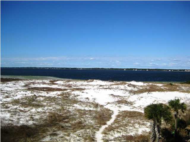 8436 GULF BLVD, NAVARRE, FL 32566 (MLS # 611493)